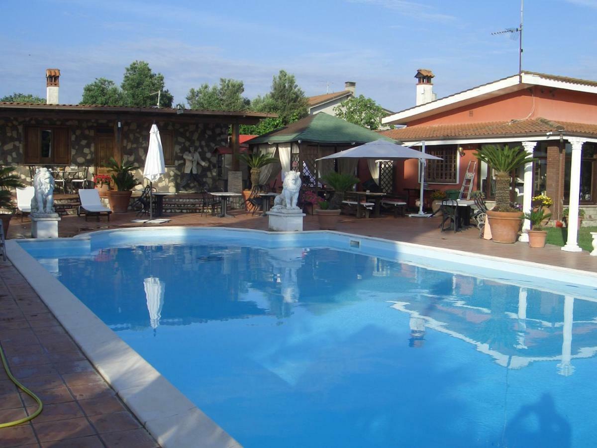 Chalet L Oasi Di Ambra 8 Posti Letto Con Uso Piscina Ardea Exteriér fotografie